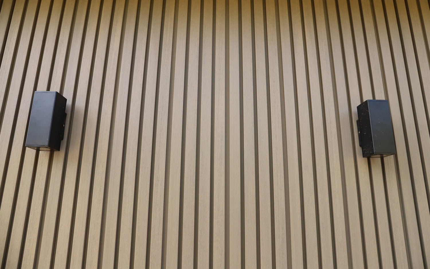does composite cladding fade