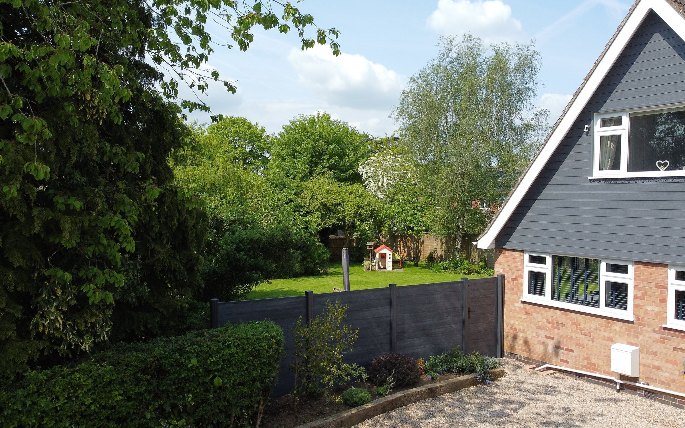 modern composite fencing