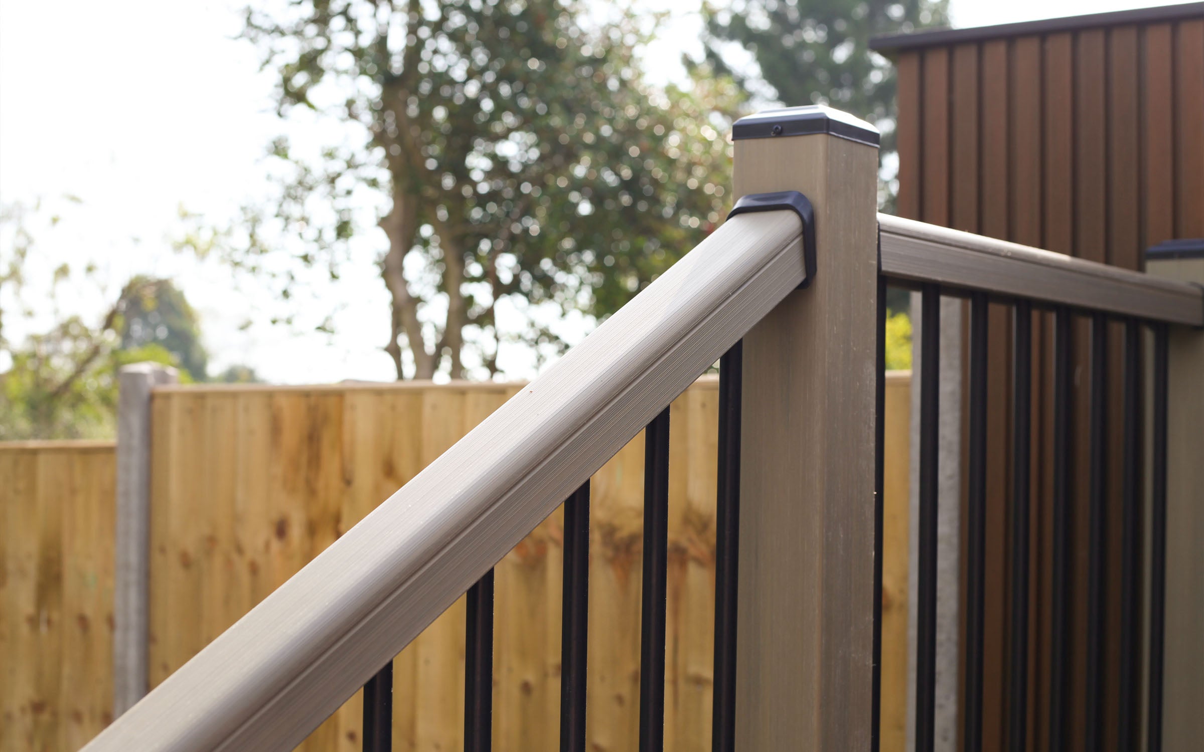 NeoTimber Composite Balustrades - Aluminium spindles