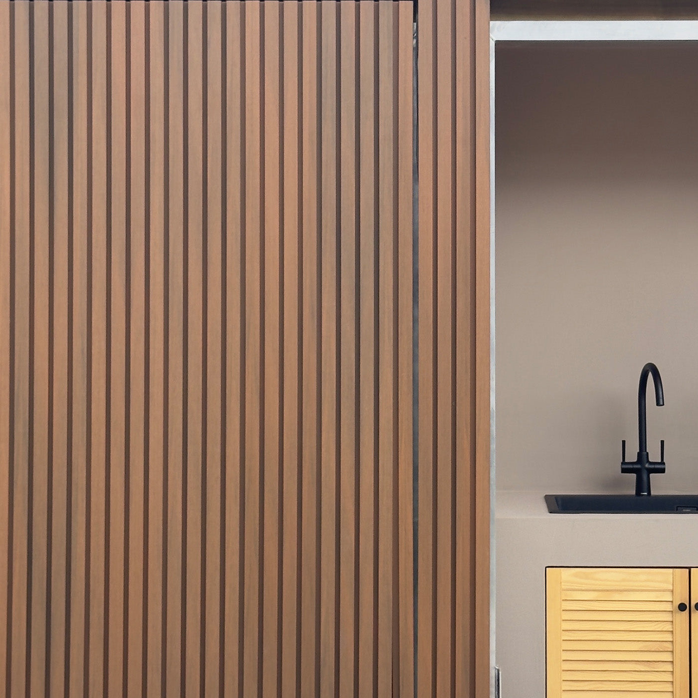 Leisure Sector - Screens for outdoor dining areas