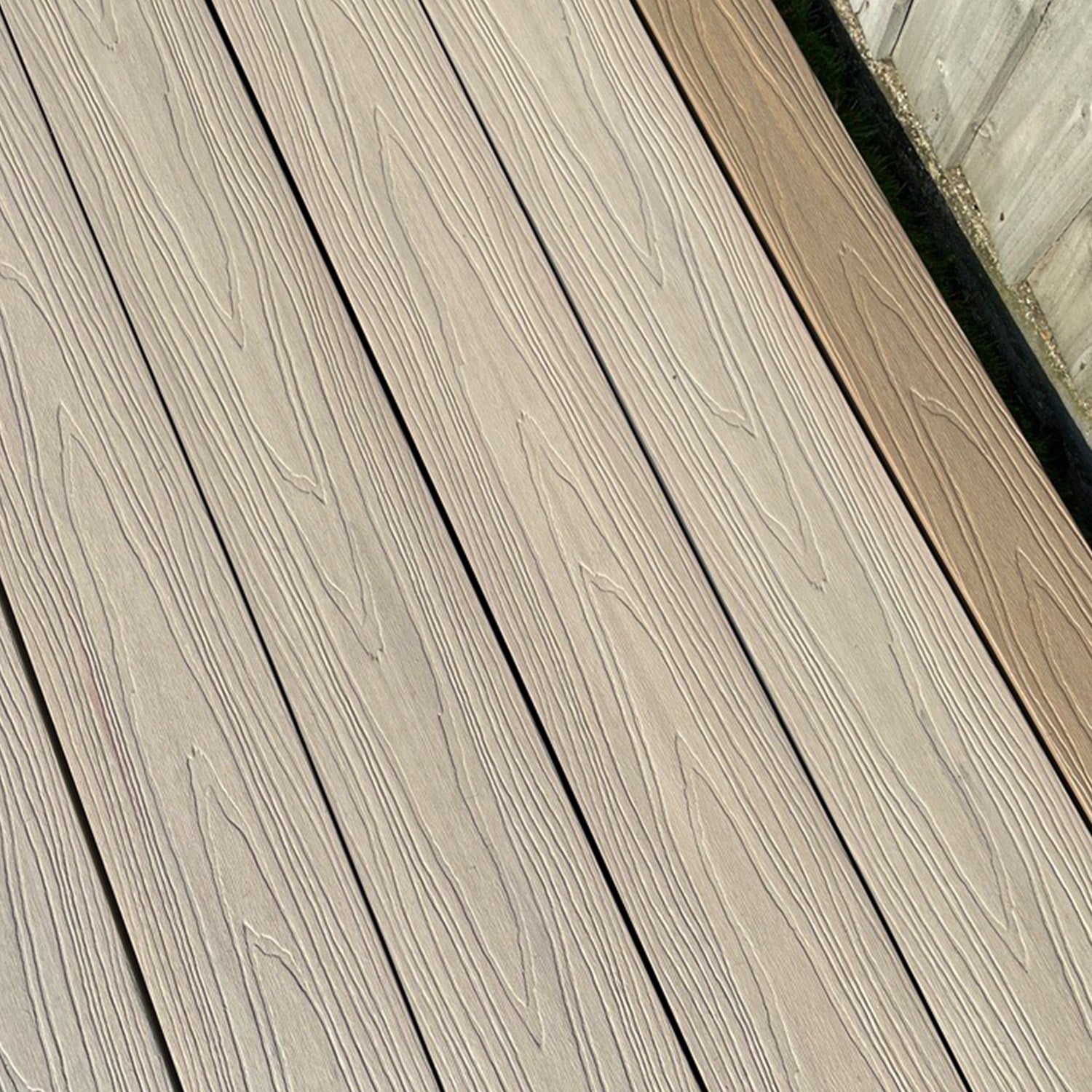 Deluxe Narrow Composite Deck Board - Adds visual contrast