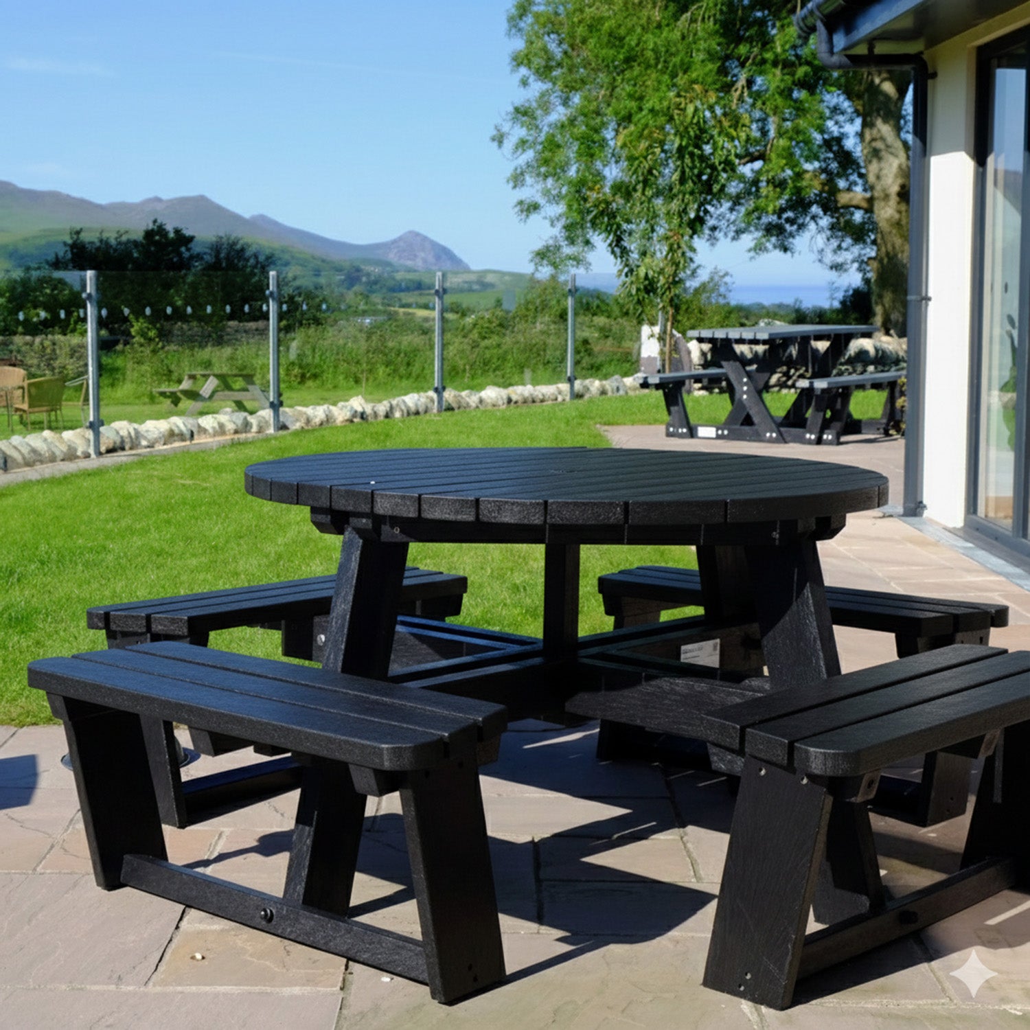 Recycled Plastic Round Picnic Table - Low maintenance design