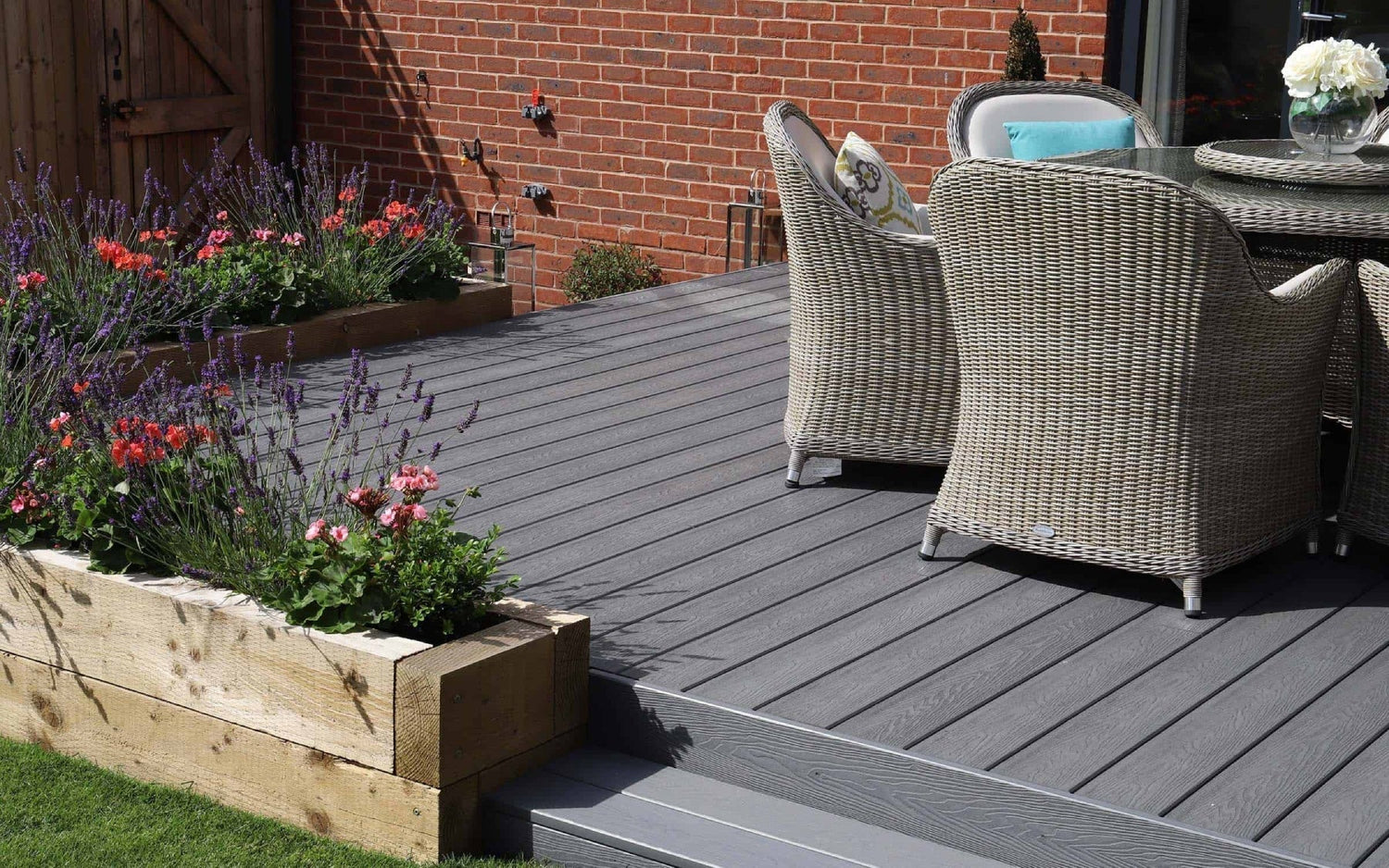 Decking Boards: The Best Option? It’s Composite