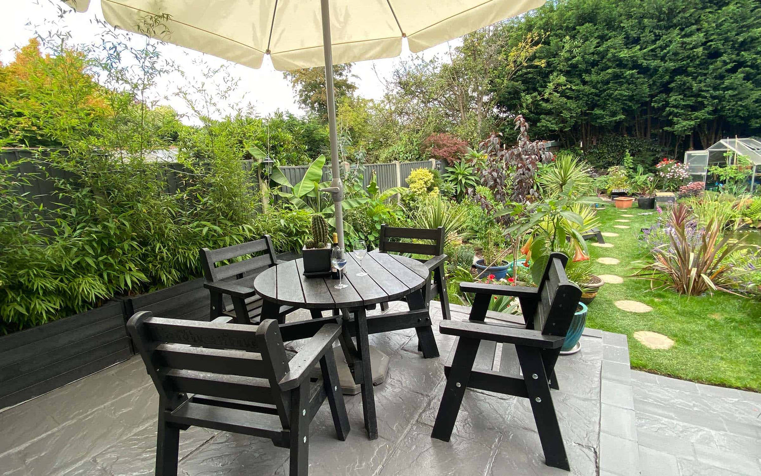 recycled plastic furniture manufacturers