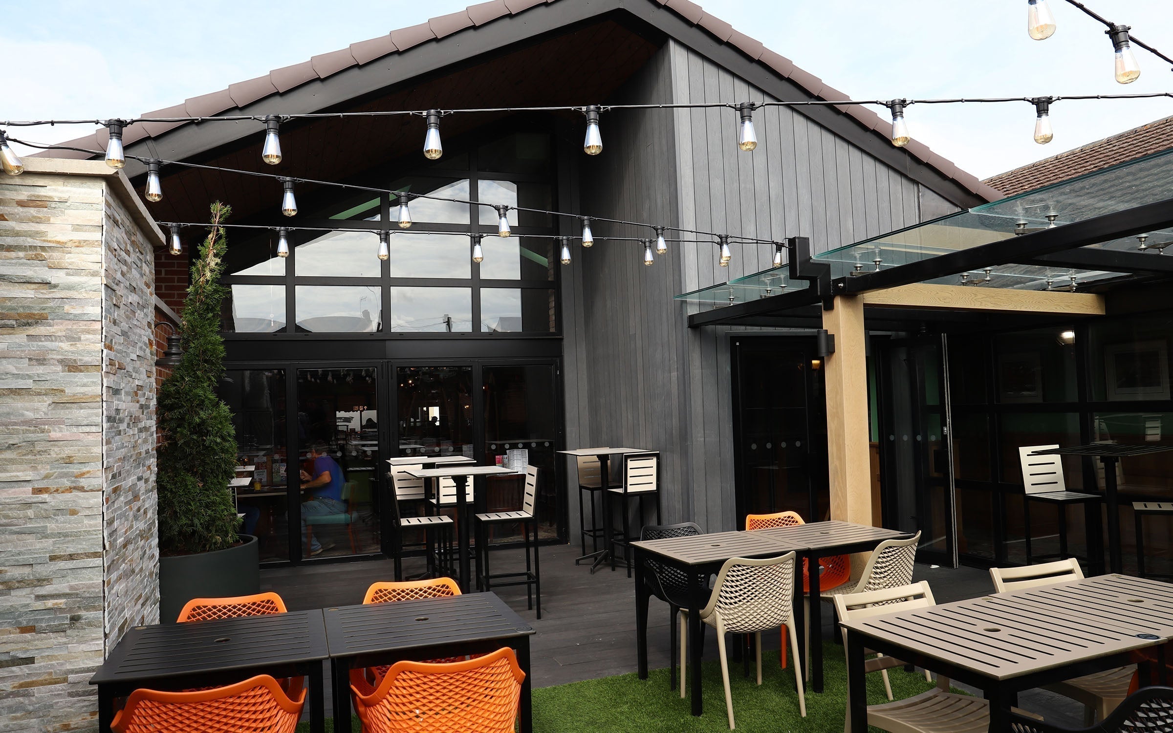 NeoTimber Pub and Restaurant Solutions