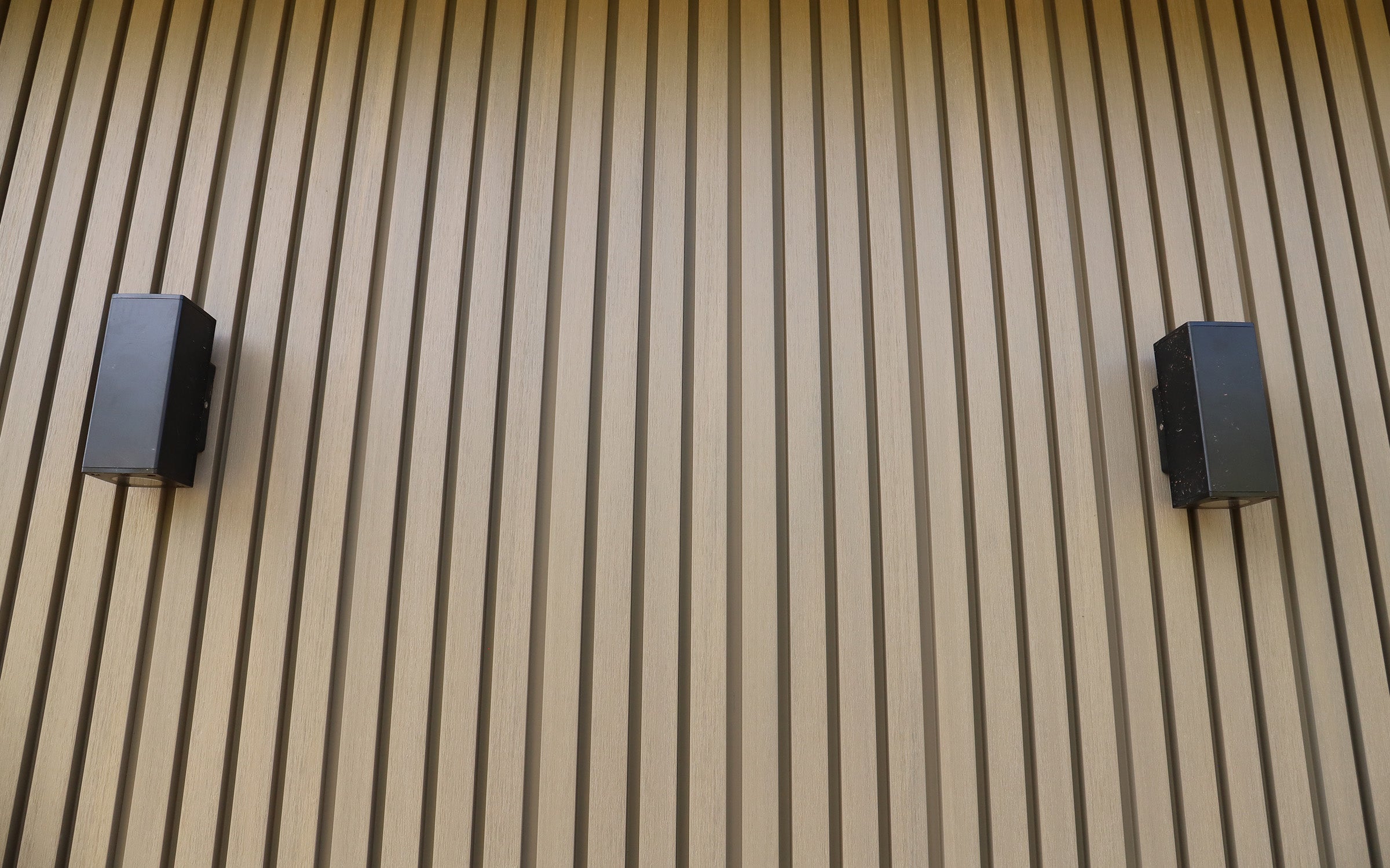 does composite cladding fade