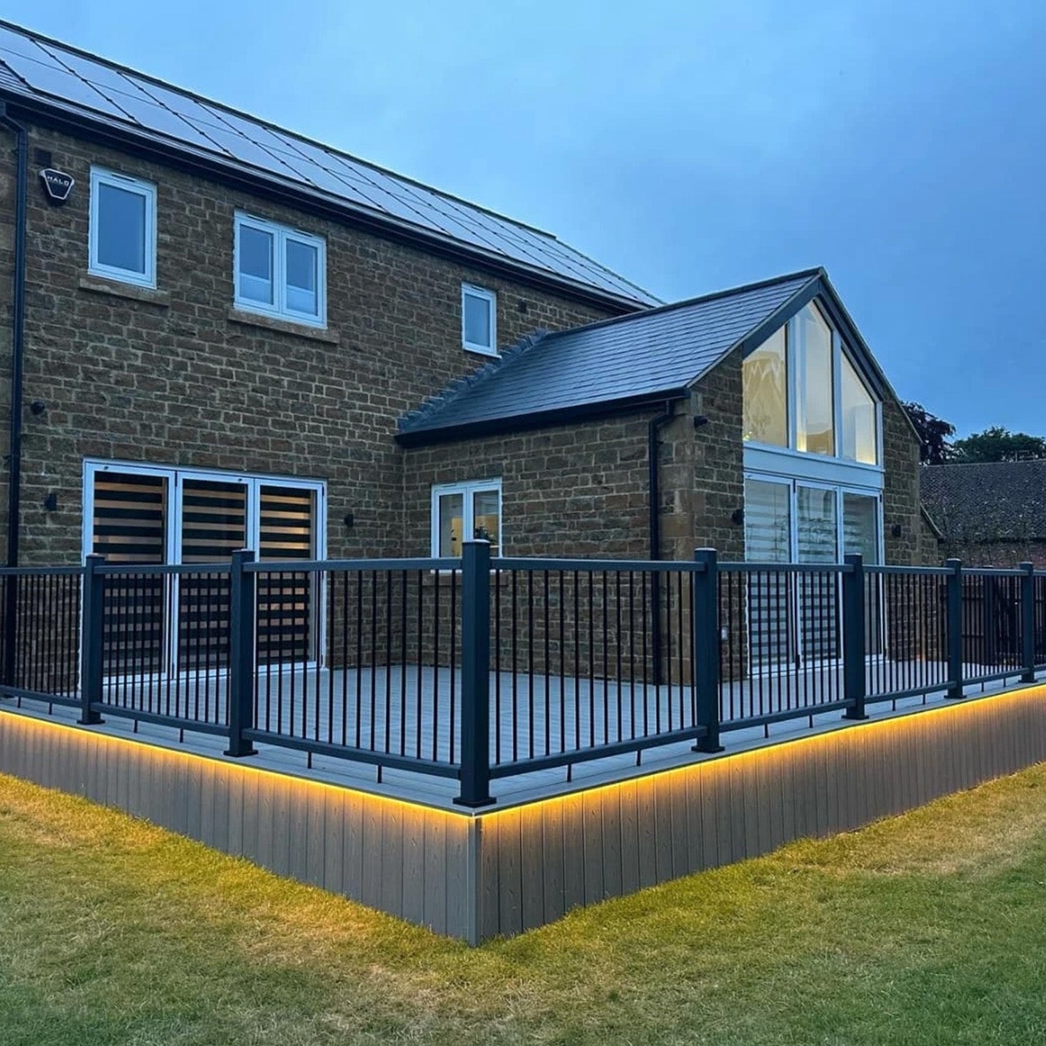 NeoTimber Composite Balustrade Straight Railing - Residential project
