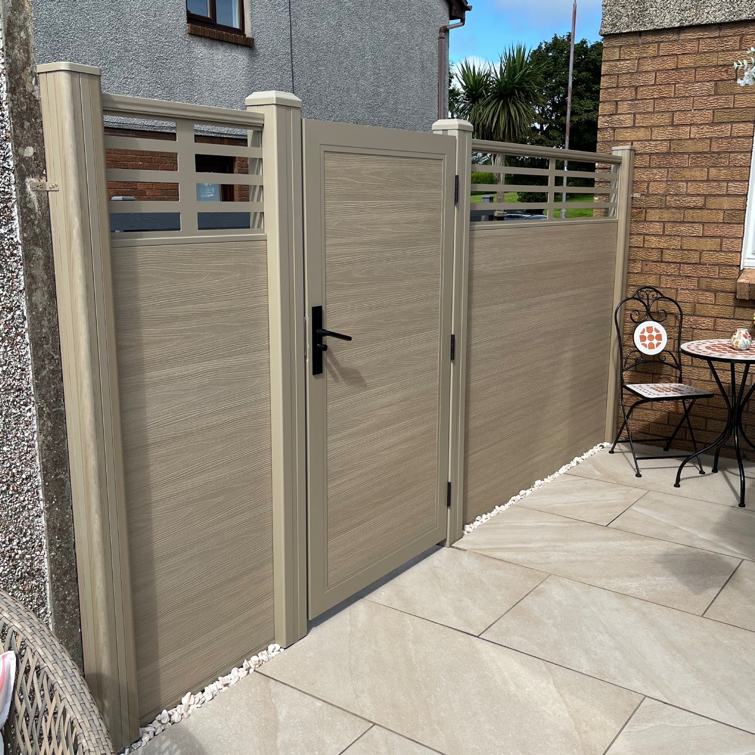 NeoTimber Deluxe Fence Panel Set - Oak residential project